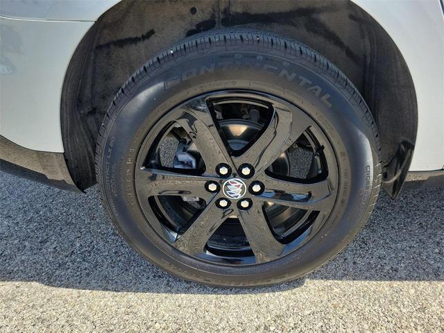 Photo of 2023 White Frost Tricoat Buick Enclave