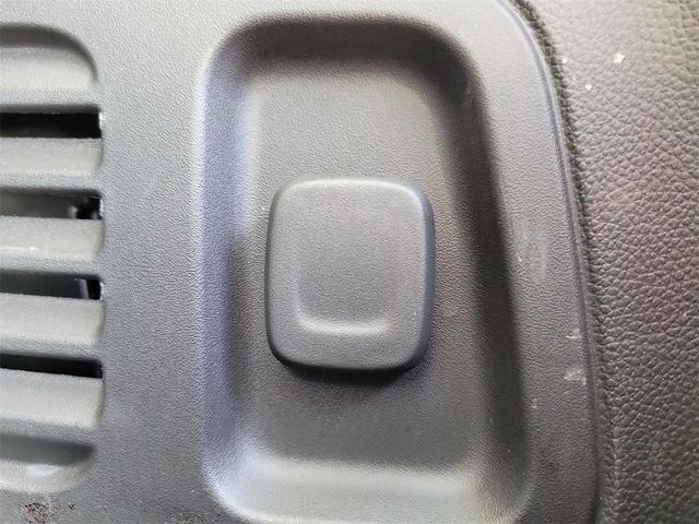 Photo of 2023 White Frost Tricoat Buick Enclave