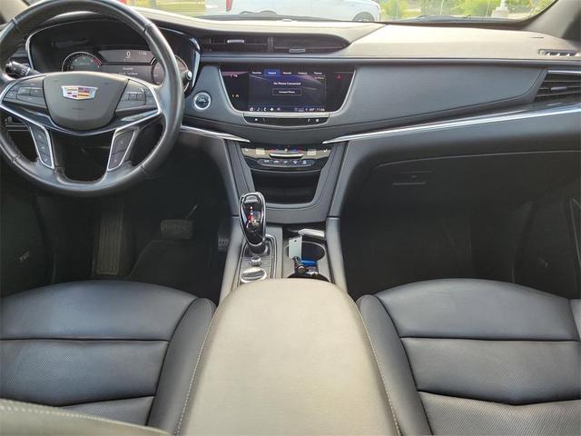 Photo of 2022 Stellar Black Metallic Cadillac XT5