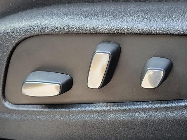 Photo of 2022 Stellar Black Metallic Cadillac XT5