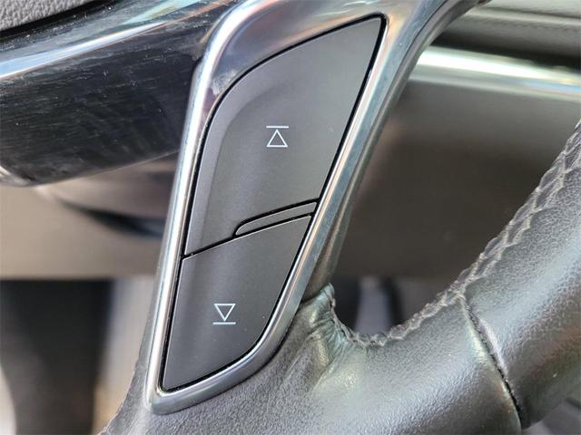 Photo of 2022 Stellar Black Metallic Cadillac XT5