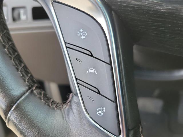 Photo of 2022 Stellar Black Metallic Cadillac XT5
