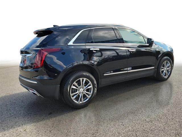 Photo of 2022 Stellar Black Metallic Cadillac XT5