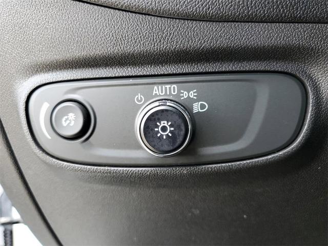 Photo of 2023 Summit White Chevrolet Equinox
