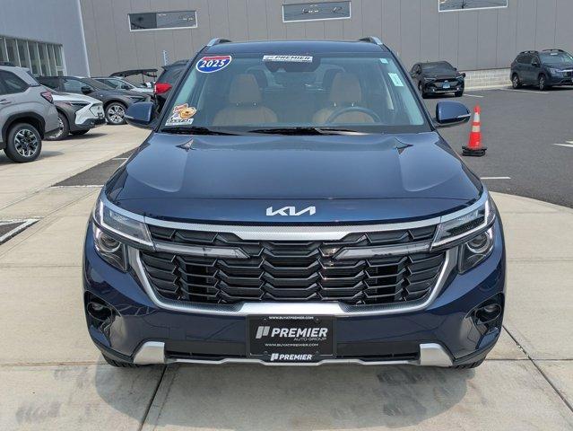 Photo of 2025 Dark Ocean Blue Kia Seltos