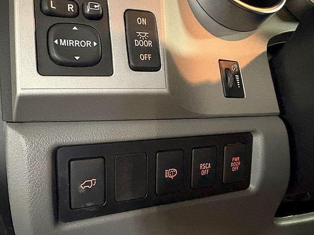 Photo of 2008 Silver Toyota Sequoia