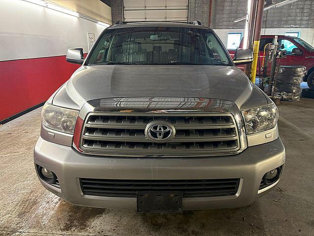 Photo of 2008 Silver Toyota Sequoia
