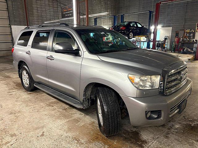 Photo of 2008 Silver Toyota Sequoia