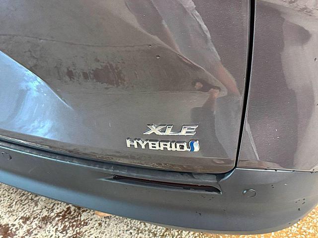 Photo of 2021 GRAY Toyota Sienna
