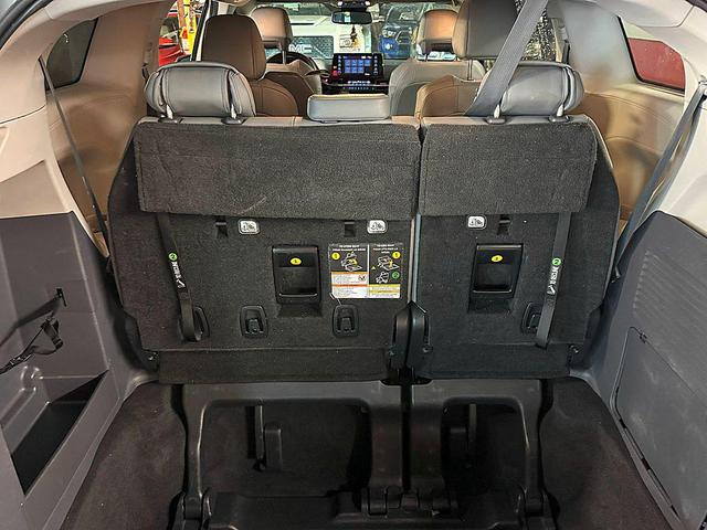 Photo of 2021 GRAY Toyota Sienna