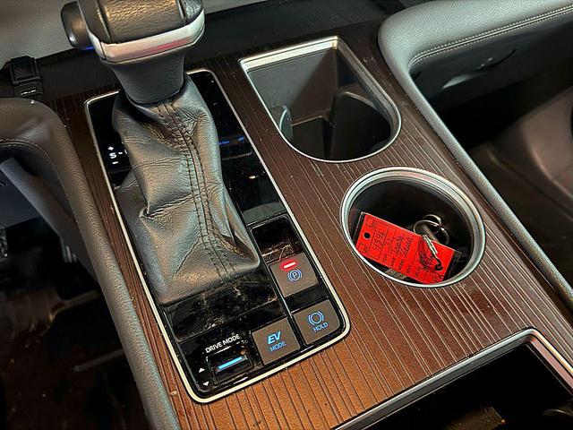 Photo of 2021 GRAY Toyota Sienna