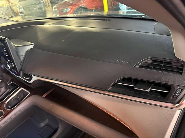 Photo of 2021 GRAY Toyota Sienna