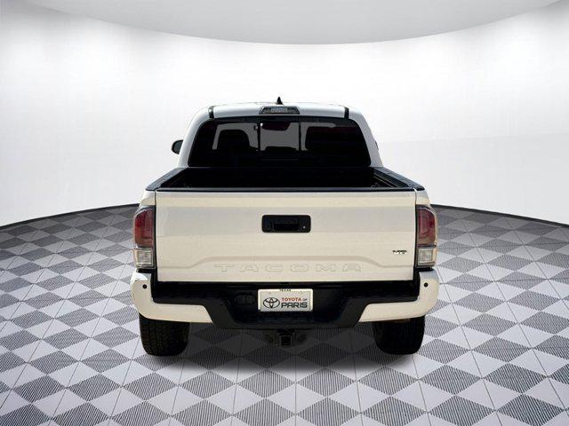 Photo of 2021 Super White Toyota Tacoma