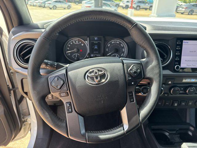 Photo of 2021 Super White Toyota Tacoma