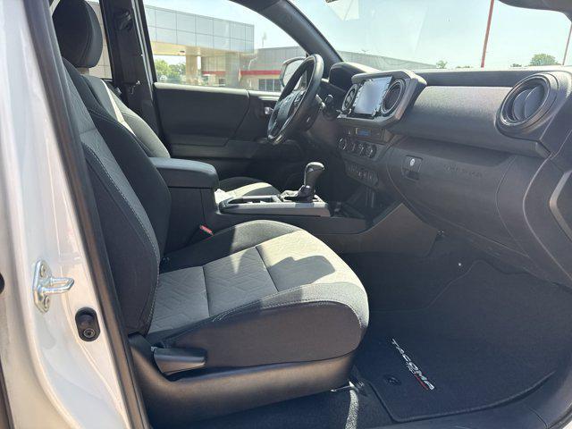 Photo of 2021 Super White Toyota Tacoma