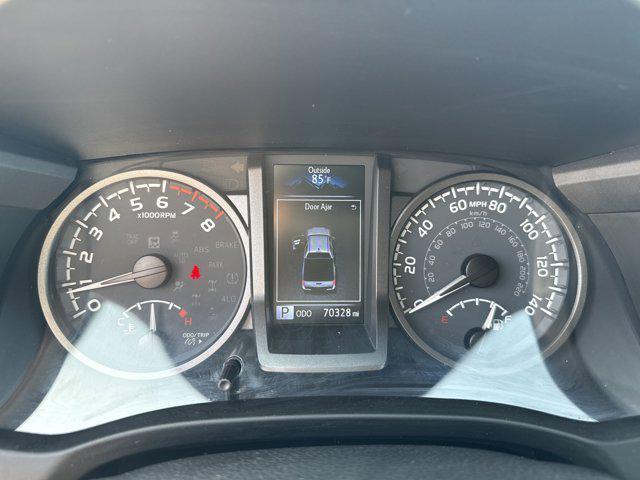 Photo of 2021 Super White Toyota Tacoma
