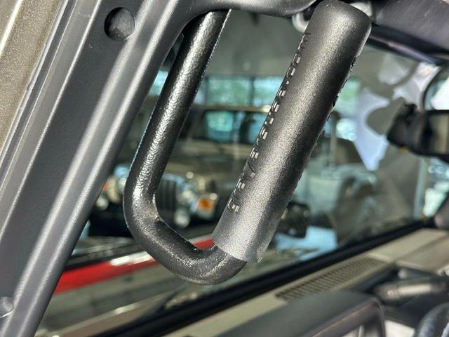 Photo of 2006 Tan Jeep Wrangler