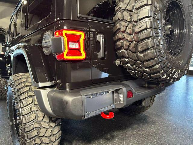 Photo of 2023 Black Clearcoat Jeep Wrangler