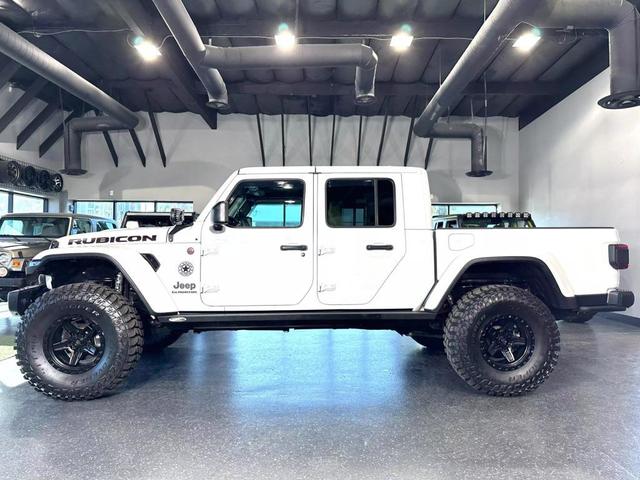Photo of 2020 Bright White Clearcoat Jeep Gladiator