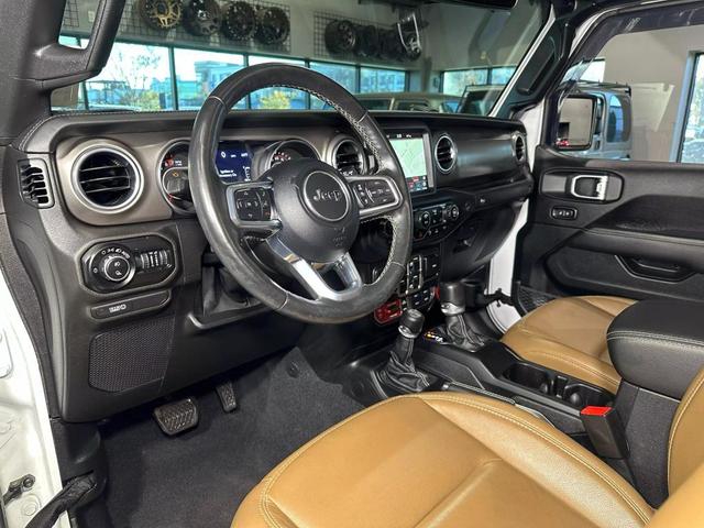 Photo of 2020 Bright White Clearcoat Jeep Gladiator