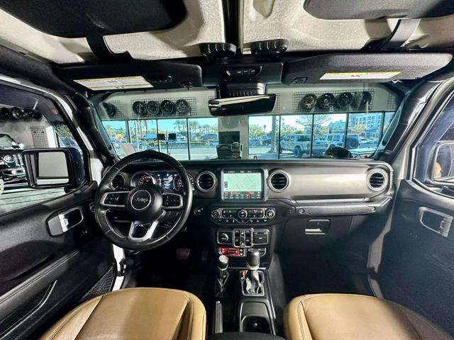 Photo of 2020 Bright White Clearcoat Jeep Gladiator