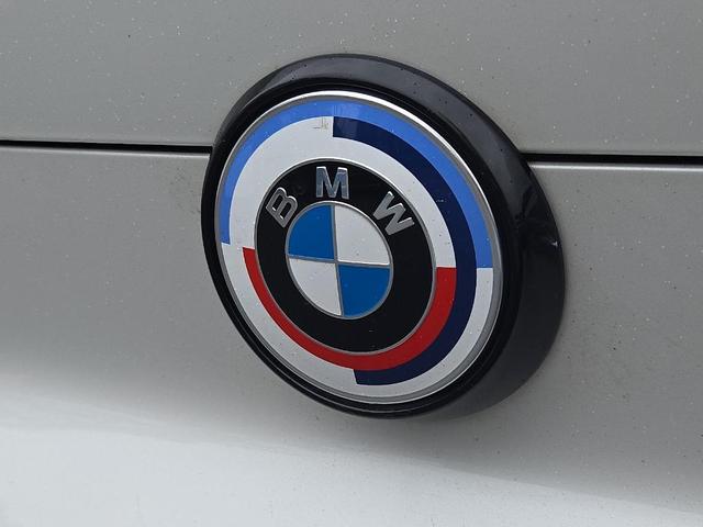 Photo of 2022 Mineral White Metallic BMW X6 M