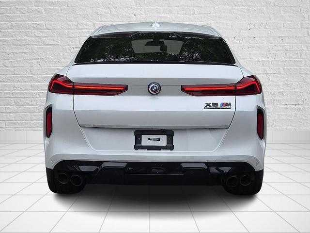 Photo of 2022 Mineral White Metallic BMW X6 M