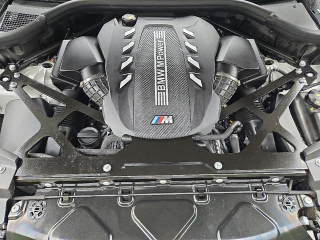 Photo of 2022 Mineral White Metallic BMW X6 M