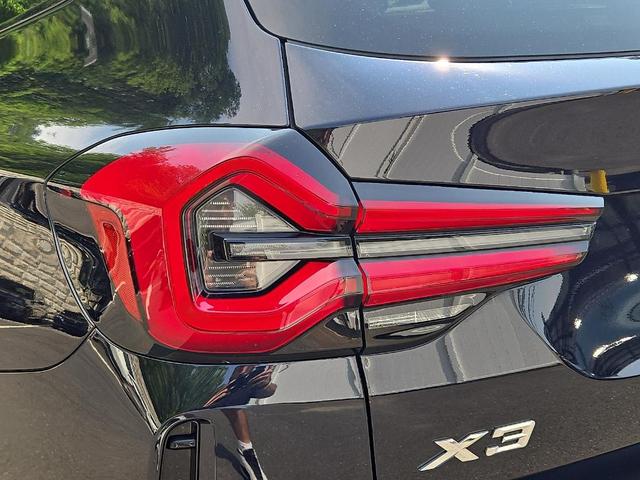 Photo of 2023 Carbon Black Metallic BMW X3