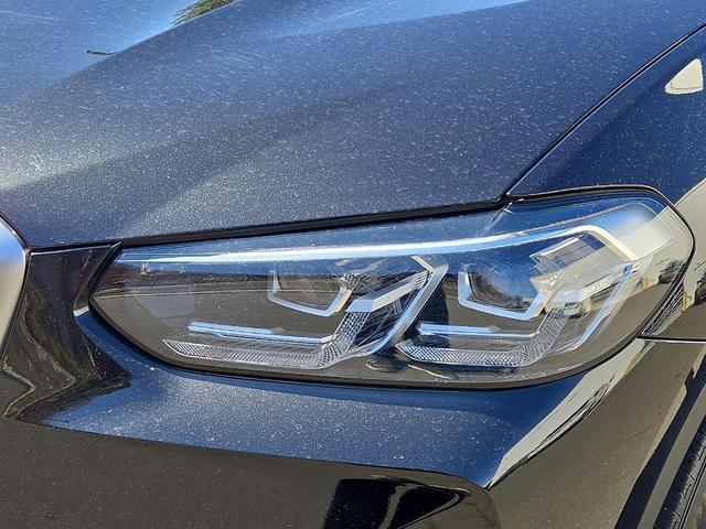 Photo of 2022 Black Sapphire Metallic BMW X3