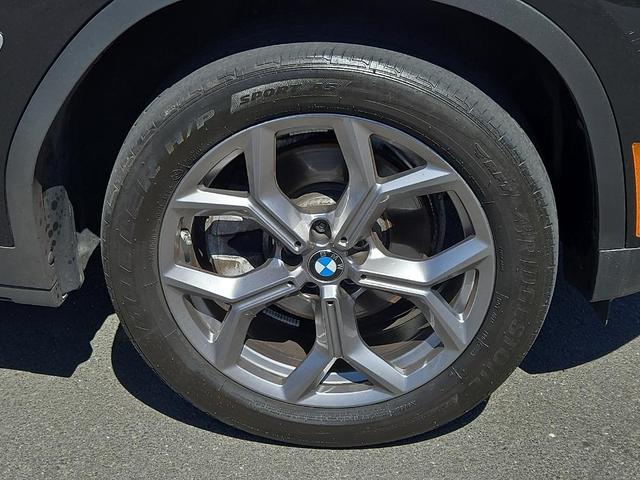 Photo of 2022 Black Sapphire Metallic BMW X3
