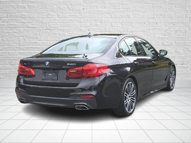 Photo of 2018 Black Sapphire Metallic BMW 540