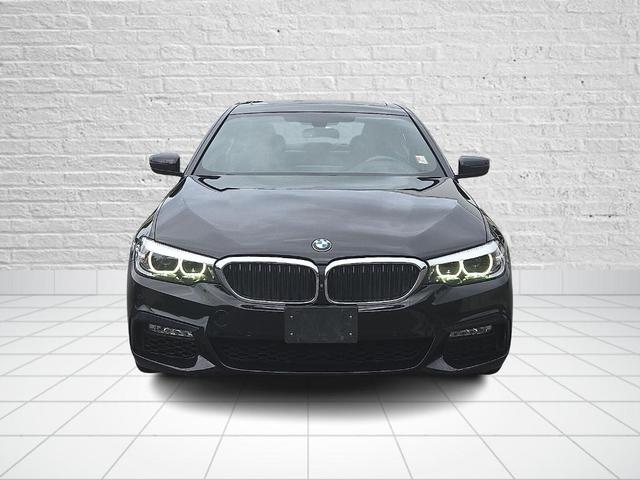 Photo of 2018 Black Sapphire Metallic BMW 540