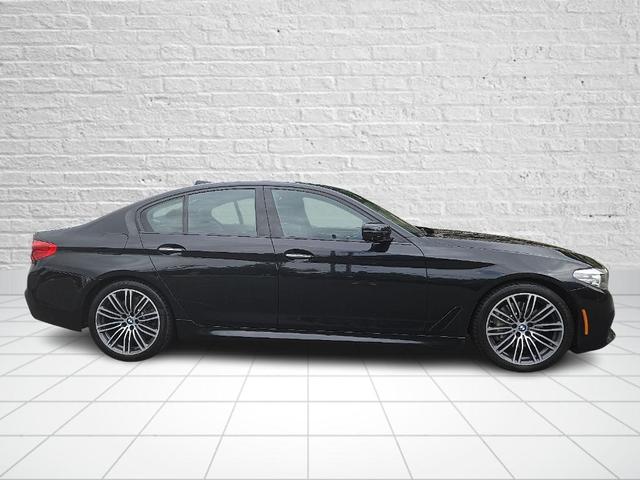 Photo of 2018 Black Sapphire Metallic BMW 540