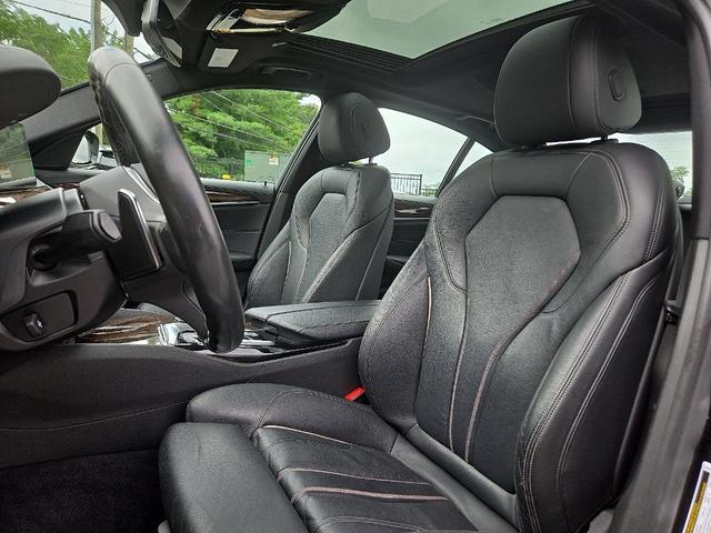 Photo of 2018 Black Sapphire Metallic BMW 540