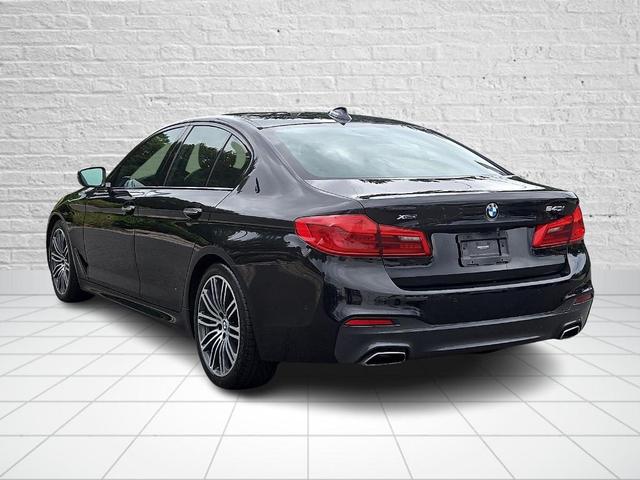 Photo of 2018 Black Sapphire Metallic BMW 540