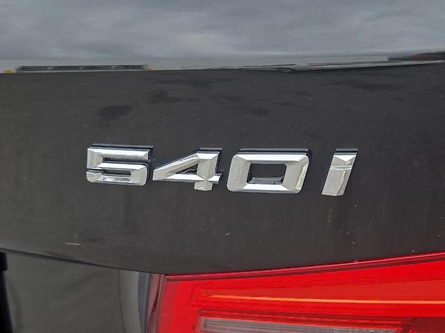 Photo of 2018 Black Sapphire Metallic BMW 540