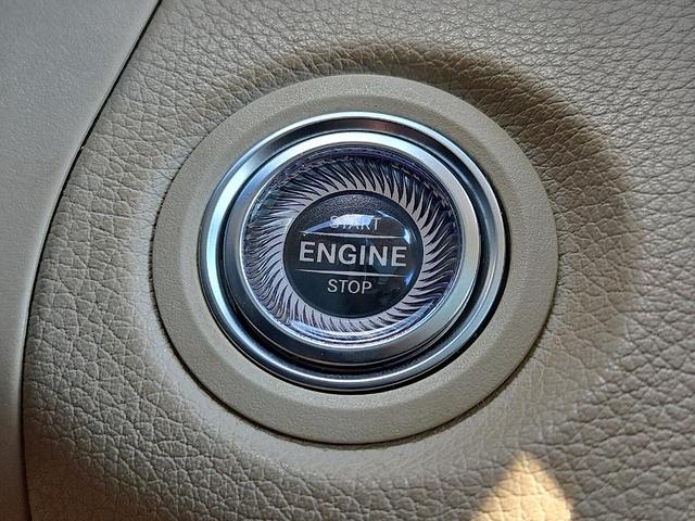 Photo of 2020 Gray Mercedes-Benz GLC 300
