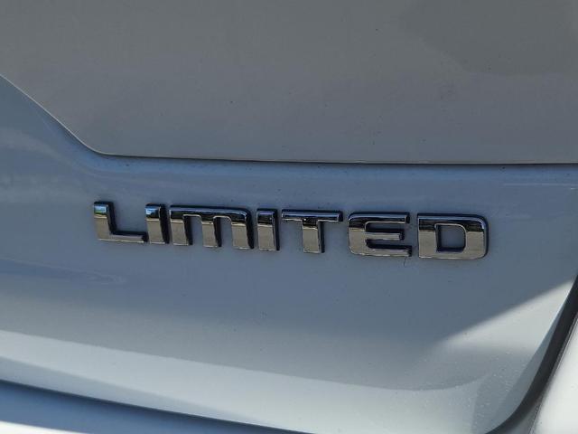Photo of 2022 Bright White Clearcoat Jeep Grand Cherokee