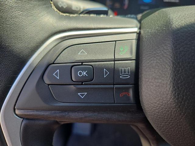 Photo of 2022 Bright White Clearcoat Jeep Grand Cherokee