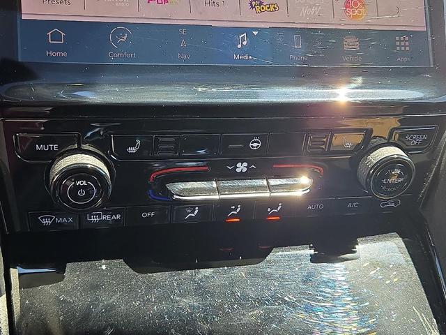Photo of 2022 Bright White Clearcoat Jeep Grand Cherokee