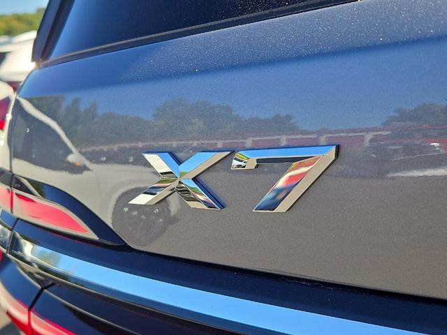 Photo of 2026 Gray Metallic BMW X7