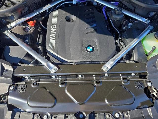 Photo of 2026 Gray Metallic BMW X7