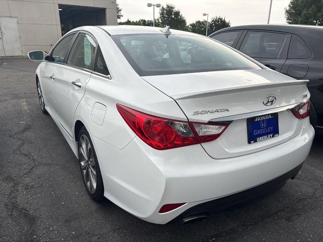 Photo of 2014 Pearl White Hyundai SONATA
