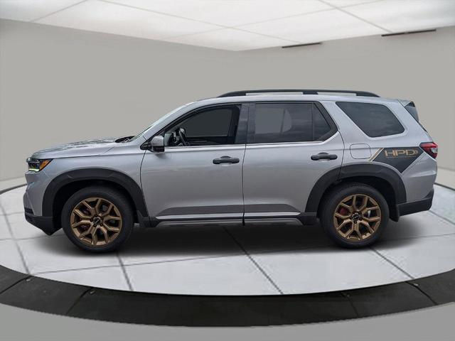 Photo of 2023 Lunar Silver Metallic Honda Pilot
