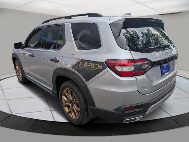 Photo of 2023 Lunar Silver Metallic Honda Pilot
