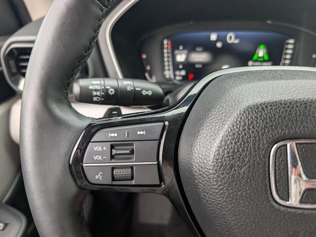 Photo of 2023 Lunar Silver Metallic Honda Pilot