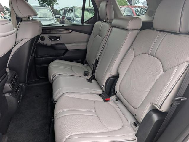 Photo of 2023 Lunar Silver Metallic Honda Pilot