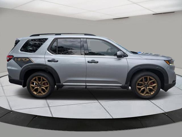 Photo of 2023 Lunar Silver Metallic Honda Pilot