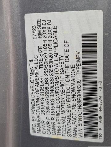 Photo of 2023 Lunar Silver Metallic Honda Pilot